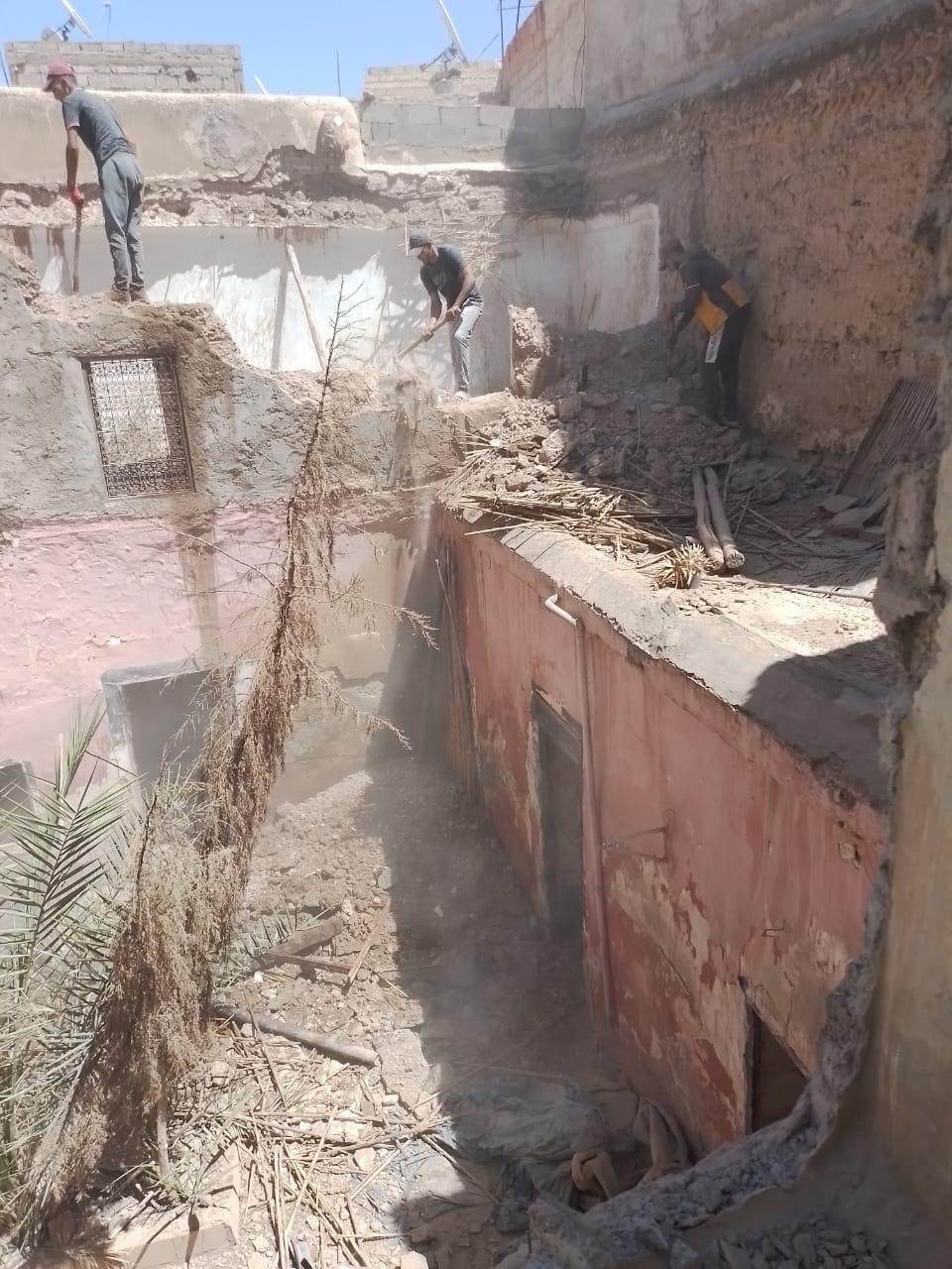 Curage et demolition controlee en coeur de riad